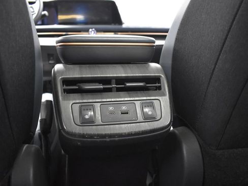 Certified 2023 Nissan Ariya AWD/4WD image 35
