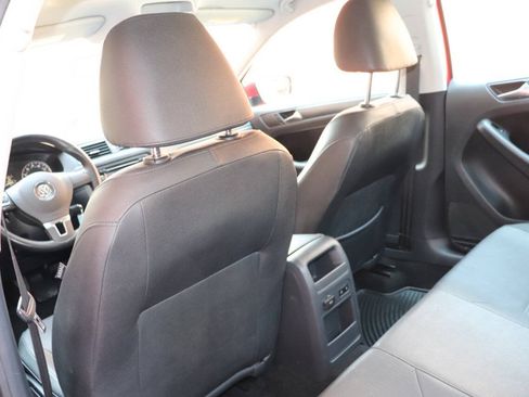 Used 2012 Volkswagen Jetta SE FWD image 43