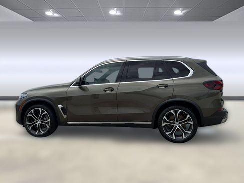 Certified 2024 BMW X5 xDrive40i w/ Premium Package AWD/4WD image 2