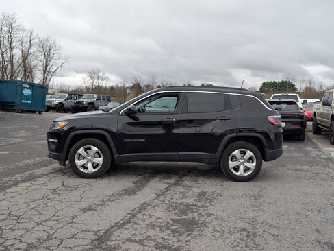 Used 2021 Jeep Compass Latitude w/ Driver Assistance Group image 2