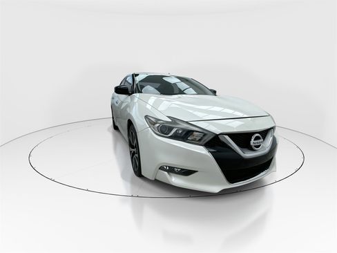 Used 2017 Nissan Maxima 3.5 S image 2