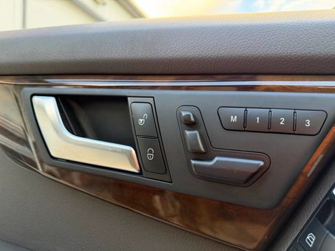 Used 2015 Mercedes-Benz GLK 250 GLK 250 BlueTEC AWD 4MATIC 4dr image 23