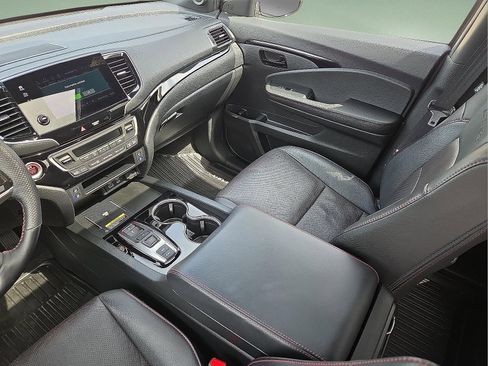 Used 2024 Honda Passport Black Edition image 12