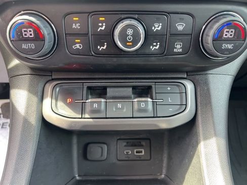 Used 2023 GMC Acadia AT4 w/ Technology Package AWD/4WD image 32
