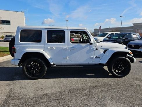Used 2021 Jeep Wrangler Unlimited Sahara image 9