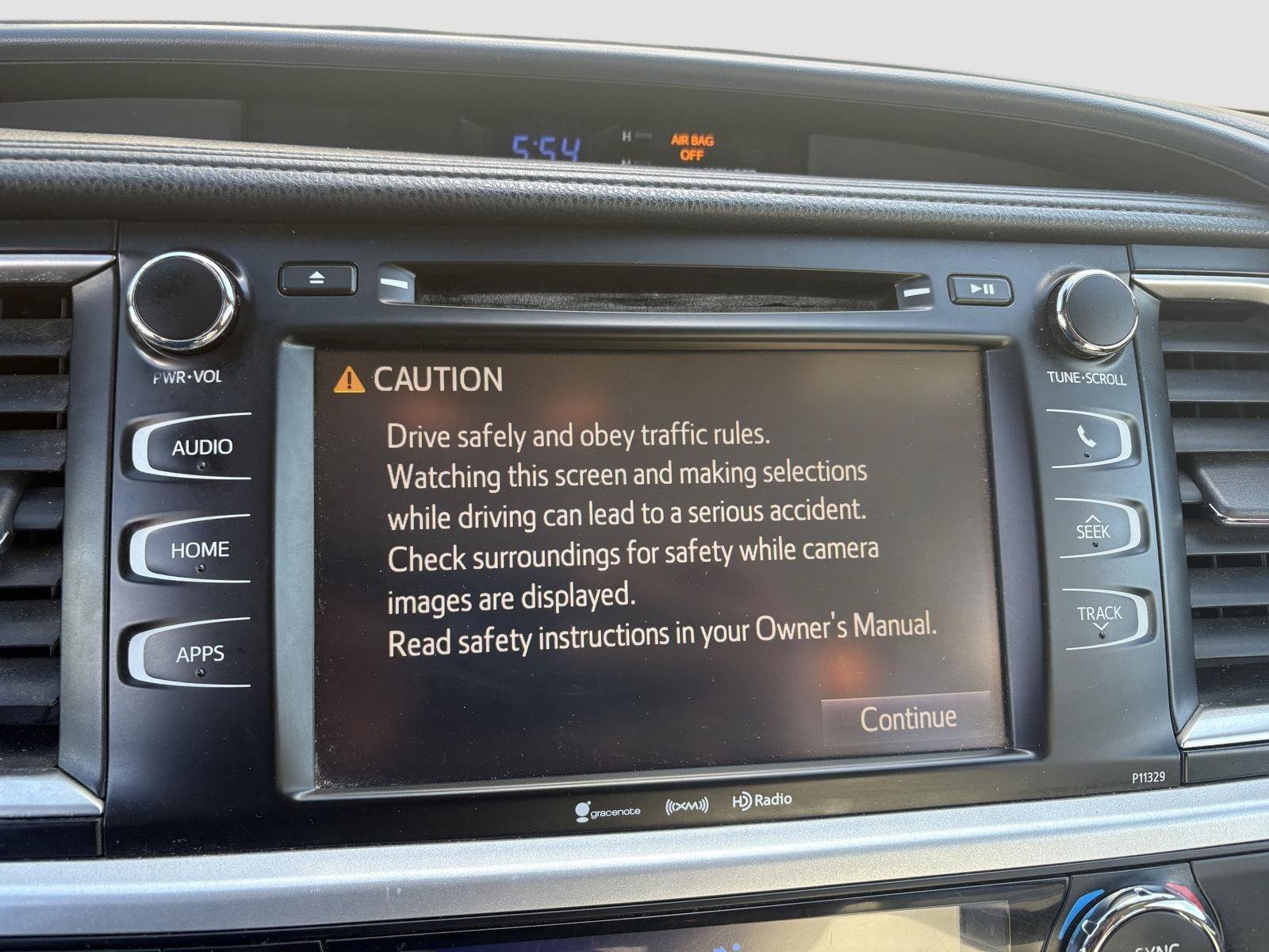 Used 2018 Toyota Highlander Plus AWD/4WD image 37
