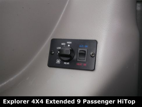 New 2025 GMC Savana 2500 Extended w/ Driver Convenience Package image 22