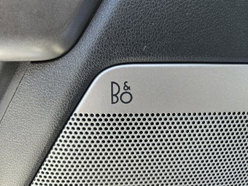 Used 2021 Ford F150 Lariat w/ Equipment Group 502A High image 18