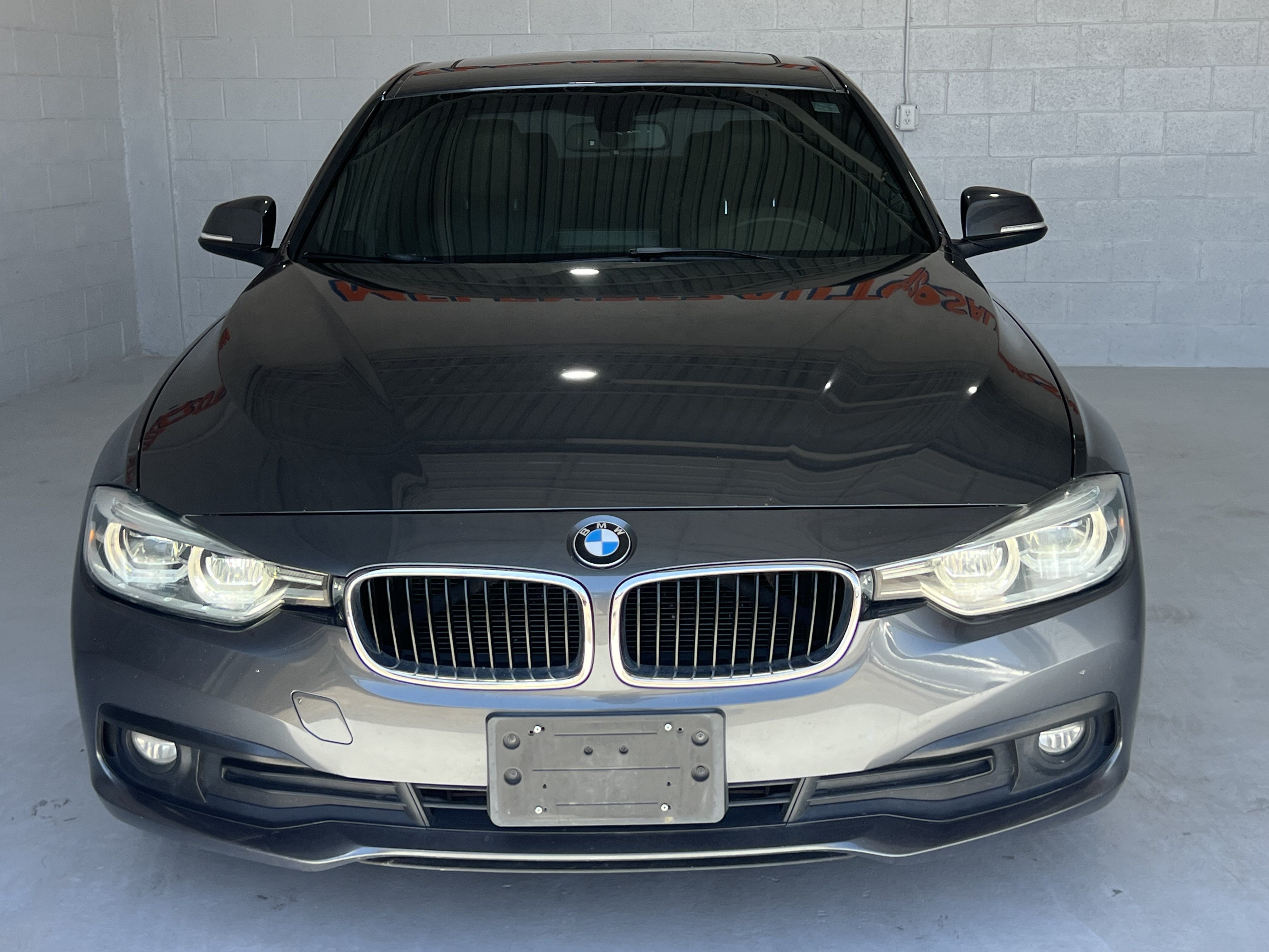 Used 2016 BMW 320i Sedan RWD image 8