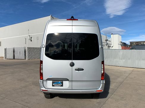 Used 2022 Mercedes-Benz Sprinter 2500 image 4