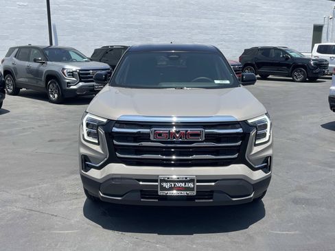 New 2026 GMC Terrain Elevation w/ Technology Package II FWD image 2