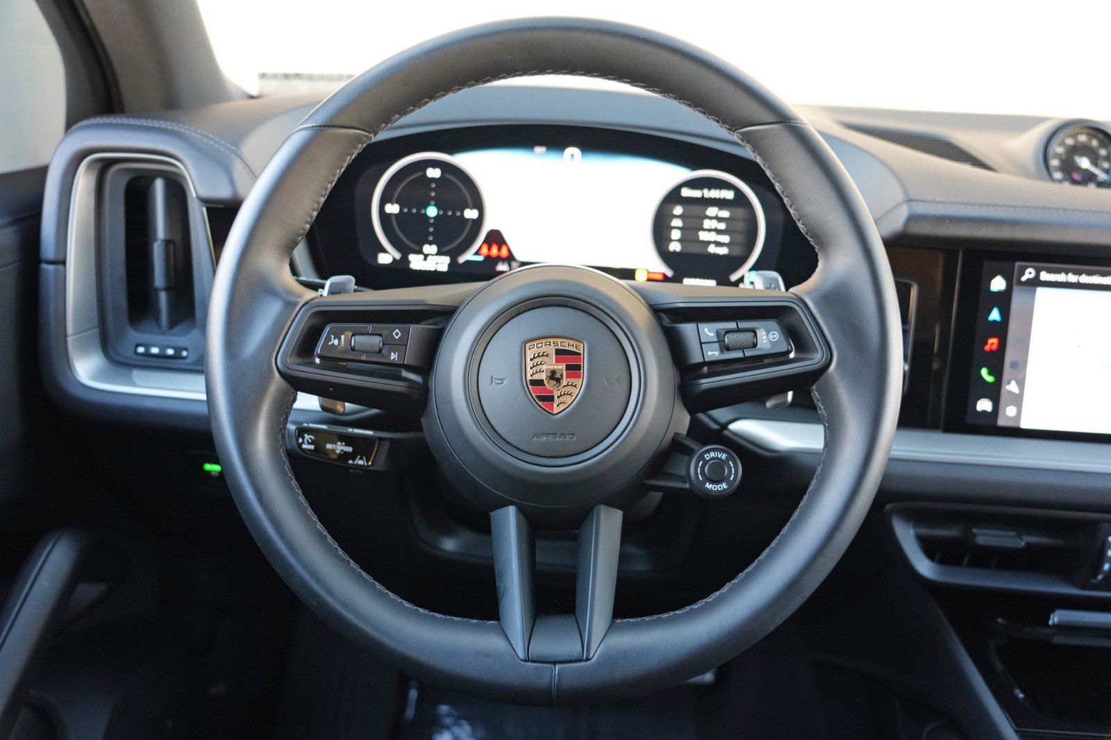 Used 2024 Porsche Cayenne S w/ Sport Chrono Package AWD/4WD image 20