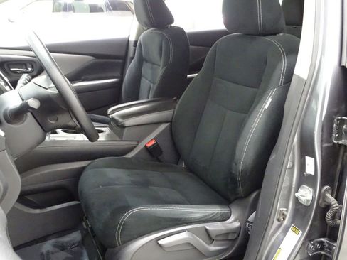 Used 2019 Nissan Murano S image 10