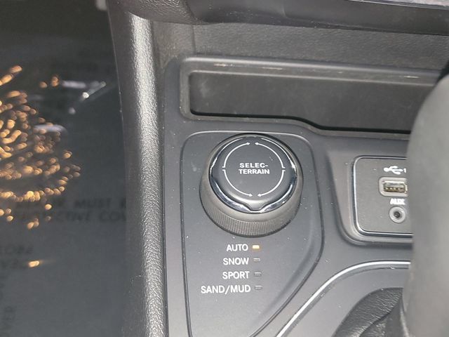 Certified 2021 Jeep Cherokee Latitude Lux 80th Anniv w/ Quick Order Package 26U 80TH AWD/4WD image 25
