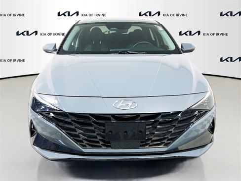 Used 2022 Hyundai Elantra Limited image 2