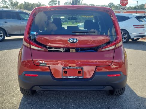 Certified 2021 Kia Soul LX FWD image 5
