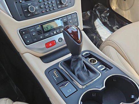 Used 2010 Maserati GranTurismo Convertible RWD image 6