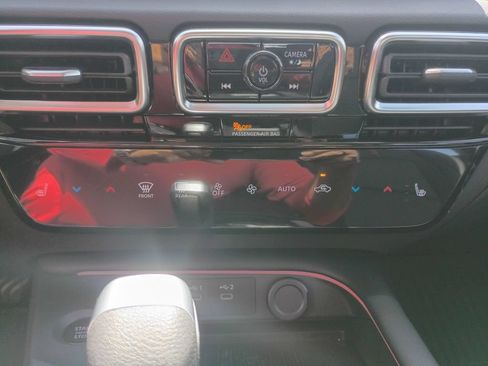 New 2026 Nissan Sentra SR w/ SR Premium Package FWD image 19