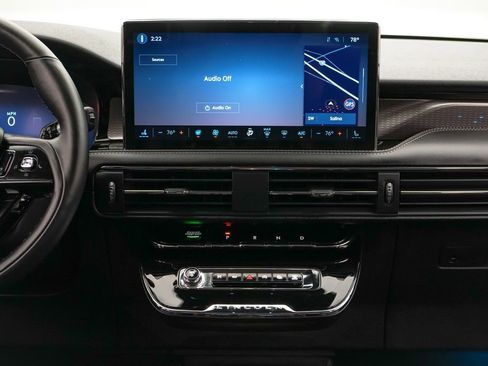 Used 2025 Lincoln Corsair Reserve AWD/4WD image 16