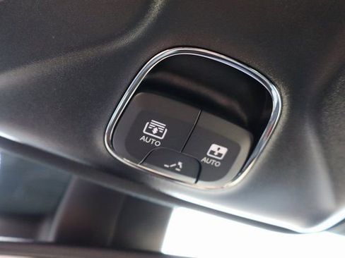 New 2025 Jeep Compass Latitude w/ Sun & Sound Group image 24