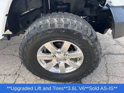 Used 2013 Jeep Wrangler Unlimited Sahara w/ Dual Top Group AWD/4WD image 30