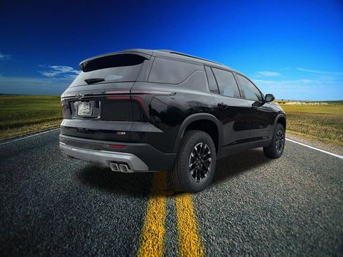 New 2026 Chevrolet Traverse Z71 w/ LPO, Floor Liner Package image 6