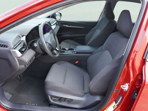 Used 2025 Toyota Camry LE w/ Convenience Package FWD image 7