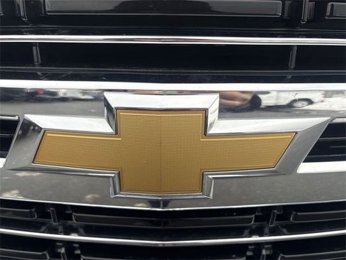 Used 2021 Chevrolet Suburban LT image 32