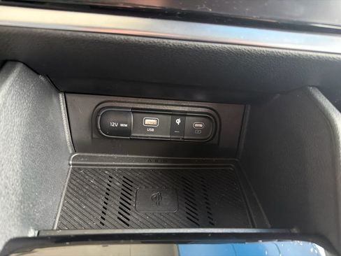 Used 2025 Kia Sportage EX FWD image 19