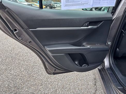 Used 2022 Toyota Camry LE image 39