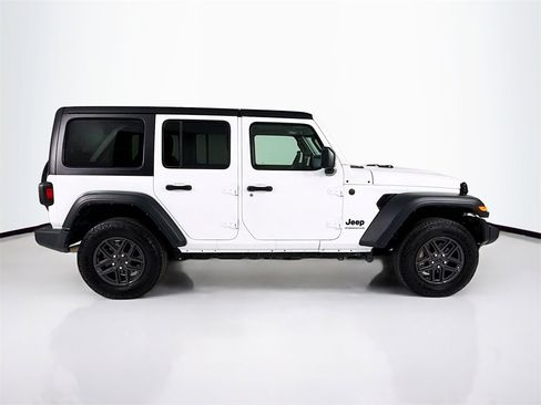 Used 2024 Jeep Wrangler Sport S image 8