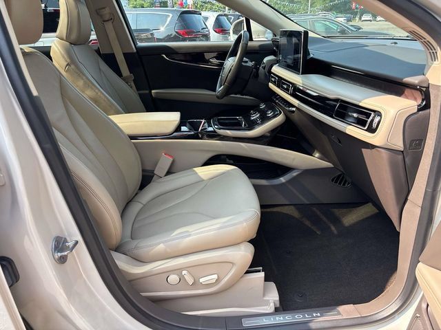 Used 2022 Lincoln Nautilus Reserve AWD/4WD image 18