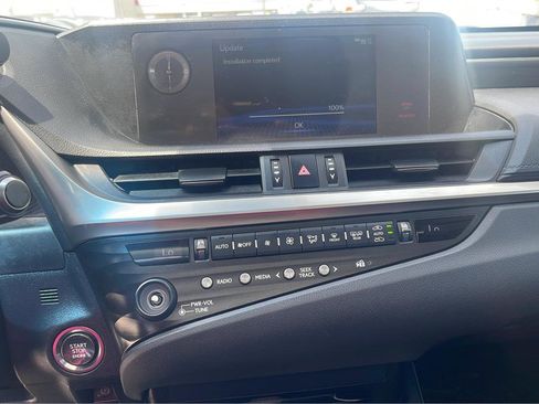 Used 2019 Lexus ES 350 w/ Accessory Package 2 FWD image 19