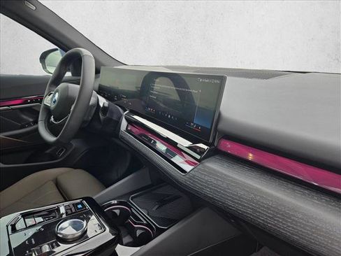 Used 2026 BMW i5 eDrive40 w/ Premium Package image 18