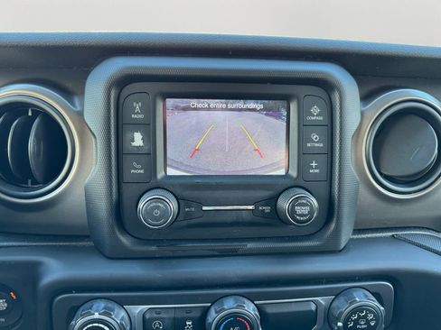 Used 2018 Jeep Wrangler Unlimited Sport S AWD/4WD image 26