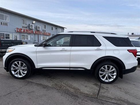 Used 2022 Ford Explorer Platinum w/ Technology Package AWD/4WD image 3