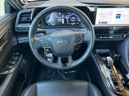 Certified 2024 Toyota Crown Limited image 18