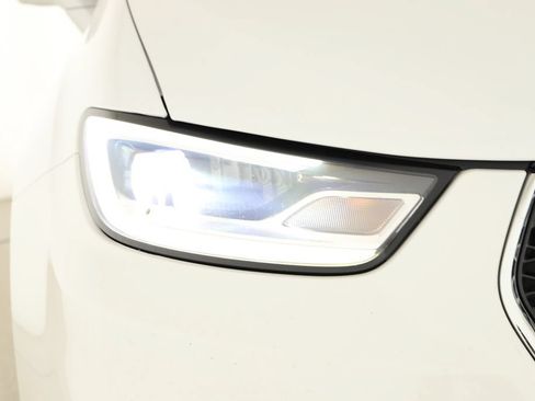 Used 2022 Chrysler Pacifica Touring-L w/ Uconnect Theater Family Group AWD/4WD image 35