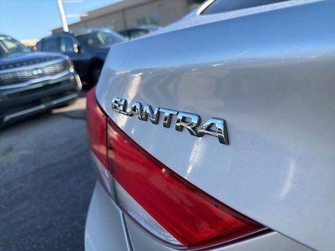 Used 2013 Hyundai Elantra GLS w/ Preferred Pkg image 9