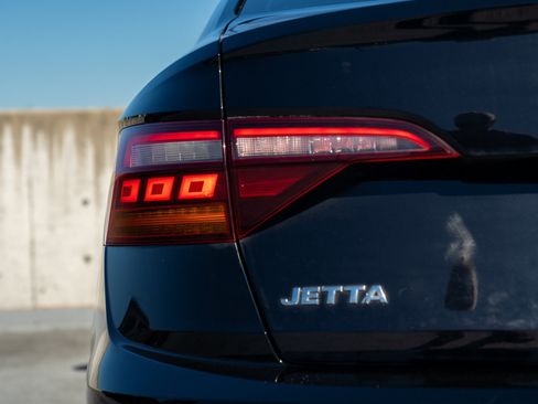 Used 2019 Volkswagen Jetta S w/ Driver Assistance Package FWD image 10