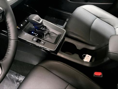 Used 2026 Toyota Corolla Cross XLE w/ Convenience Package image 17