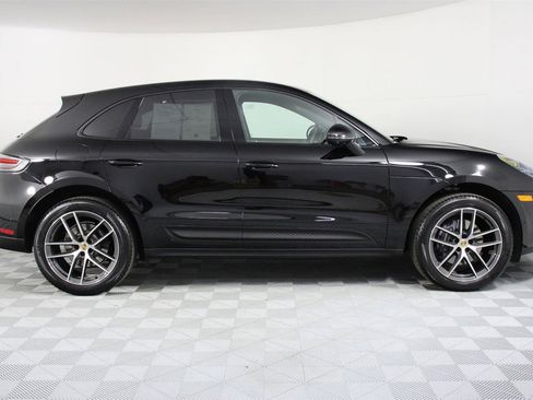 Used 2025 Porsche Macan image 8