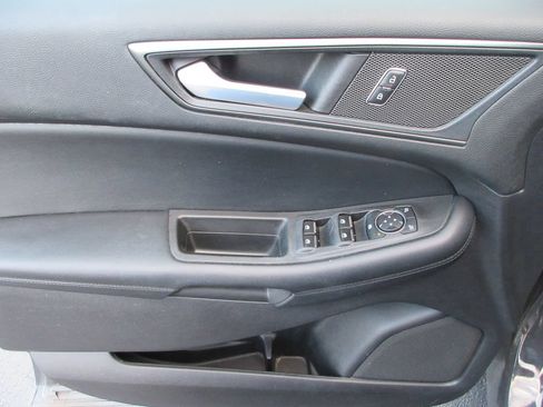 Used 2021 Ford Edge SE FWD image 21