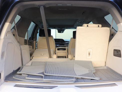 Used 2021 Cadillac Escalade Premium Luxury Platinum image 14