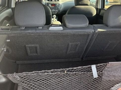 Used 2014 Kia Soul + image 8