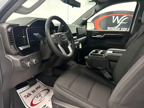 New 2026 GMC Sierra 1500 SLE w/ Preferred Package RWD image 9