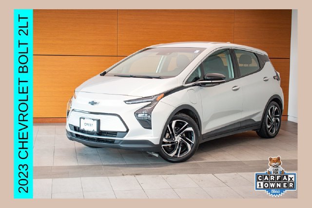 Used 2023 Chevrolet Bolt LT w/ Infotainment Package FWD image 1