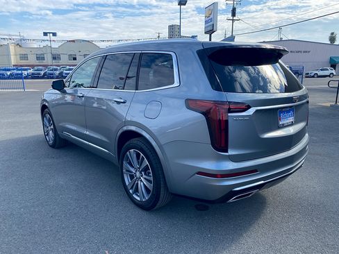 Used 2025 Cadillac XT6 Premium Luxury FWD image 7