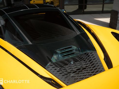 Used 2025 McLaren 750S RWD image 17