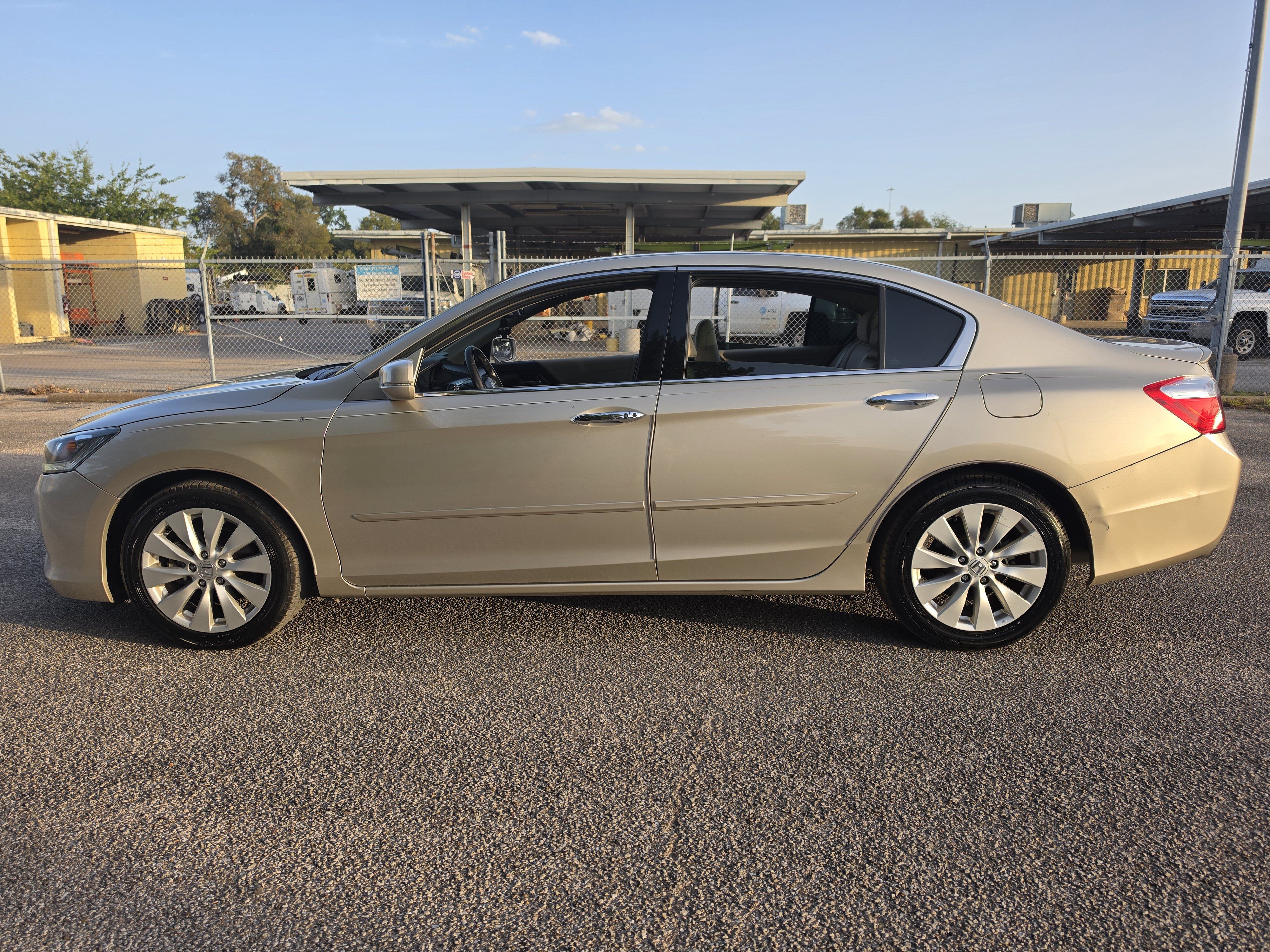 Used 2015 Honda Accord EX-L image 4